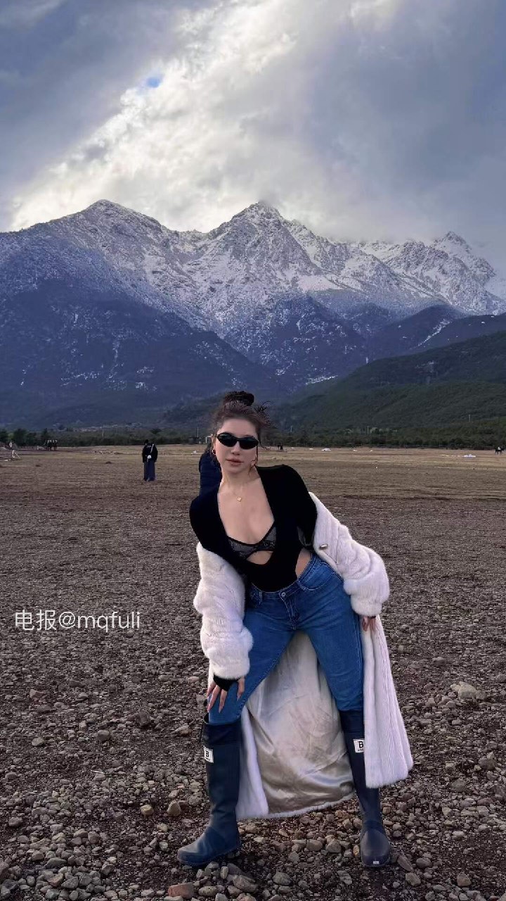 鹿瑶 2025-05-23 14:59:12 我现在的臀部是已经翘到可以顶一屁股债 第7张