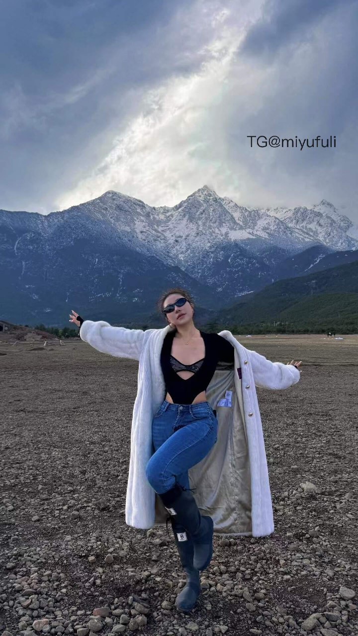 鹿瑶 2025-05-23 14:59:12 我现在的臀部是已经翘到可以顶一屁股债 第8张