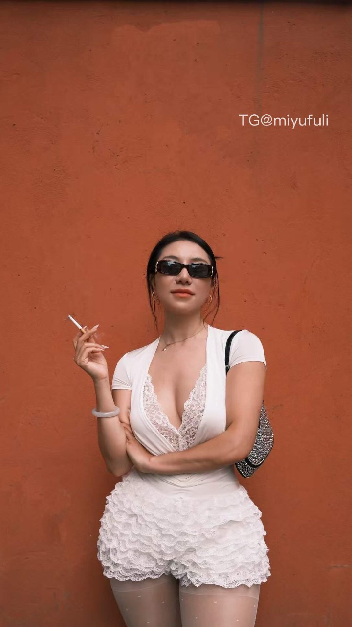 鹿瑶 2025-05-23 14:44:21 别看了有暴力倾向昨天晚上坐歪了被骂了 第7张