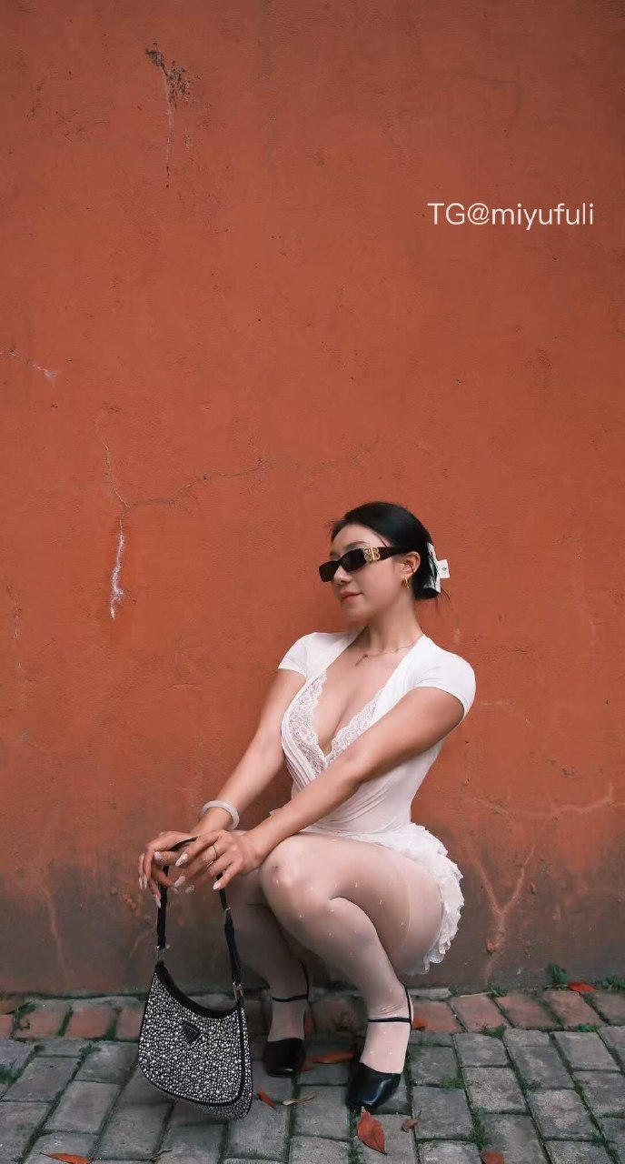 鹿瑶 2025-05-23 14:44:21 别看了有暴力倾向昨天晚上坐歪了被骂了 第5张