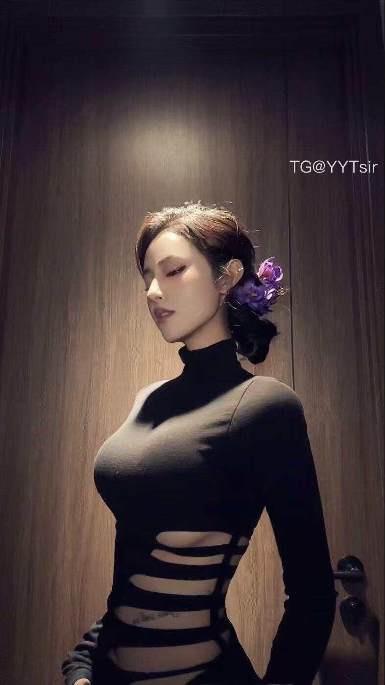 李不美 2025-05-27 16:24:29 宝宝们喜欢的黑丝来咯 第1张