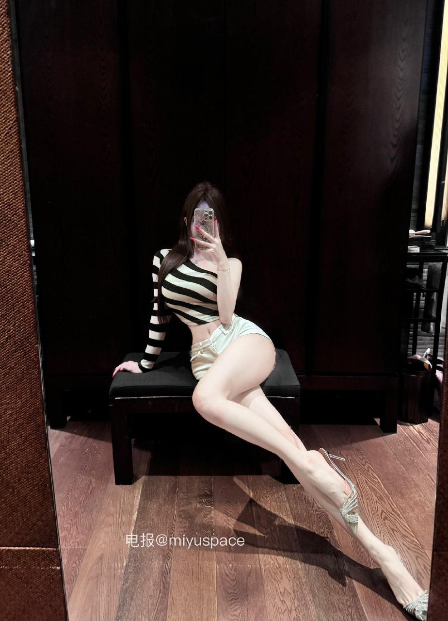 崽崽 2025-05-26 11:29:26 鲜红兔女郎崽崽，哥哥爱不爱 第1张