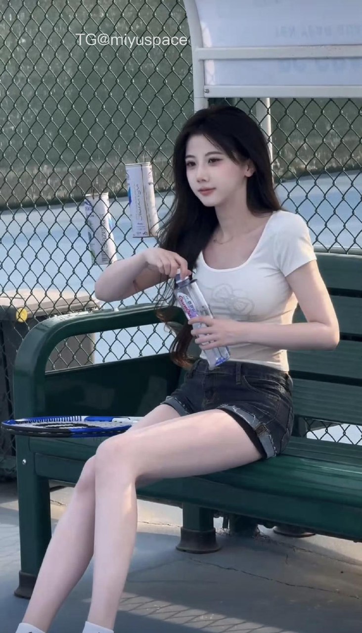 刘二萌 2025-05-26 22:10:12 乖是装的 吃定你的手段罢了 第4张