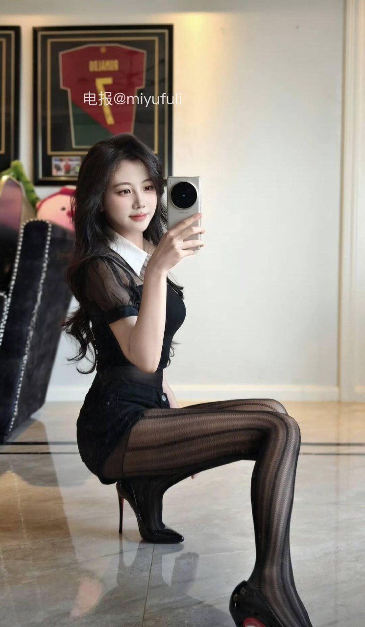 刘二萌 2025-05-27 02:04:36 二萌绝美情趣秘书 第6张