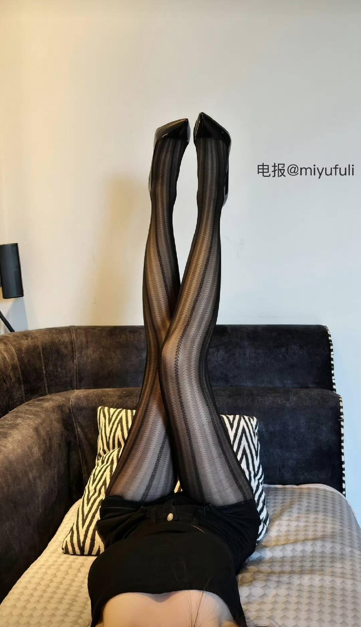 刘二萌 2025-05-27 02:04:36 二萌绝美情趣秘书 第1张