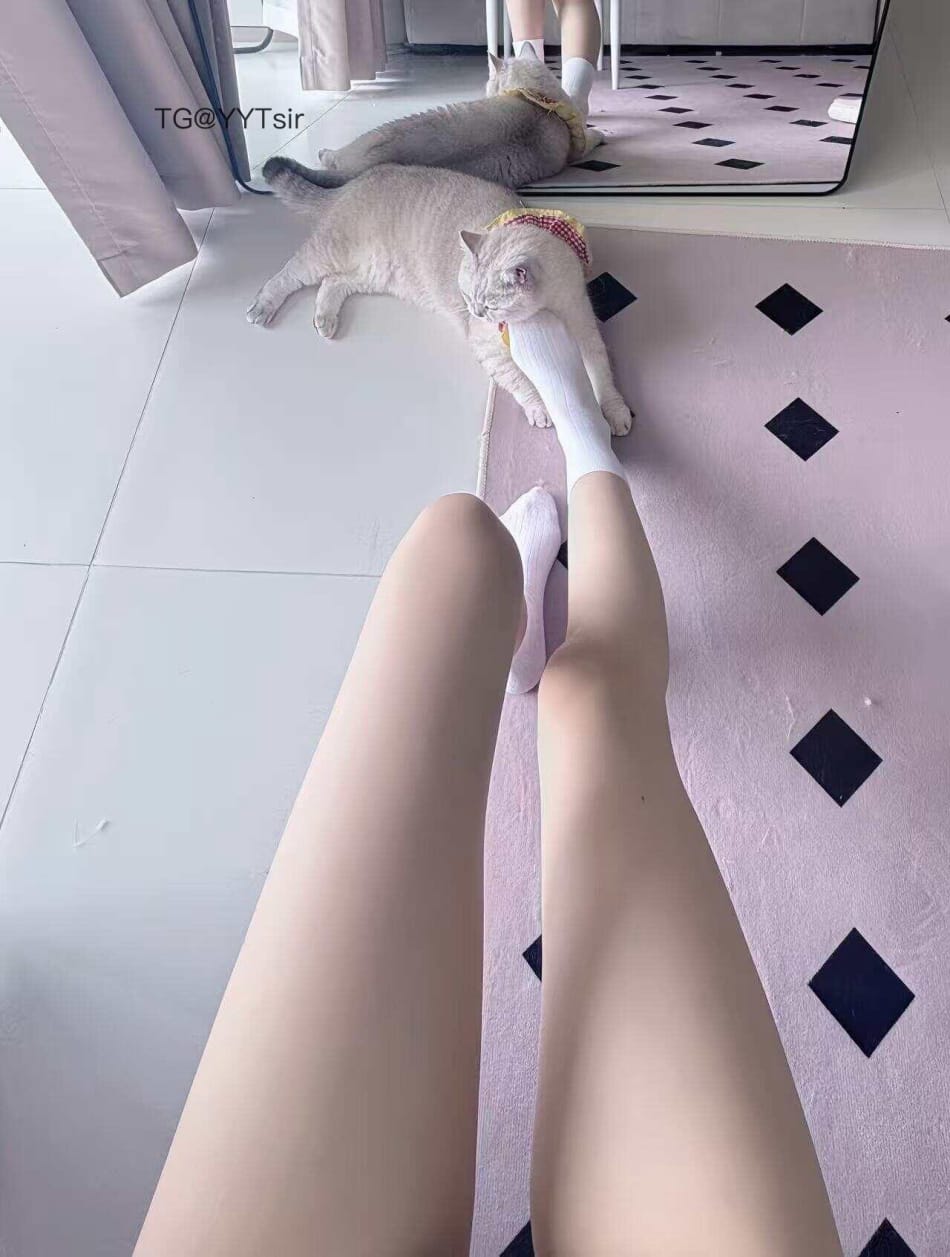 小霞佩奇 2025-05-28 07:10:22 认真给你们拍照片 第2张