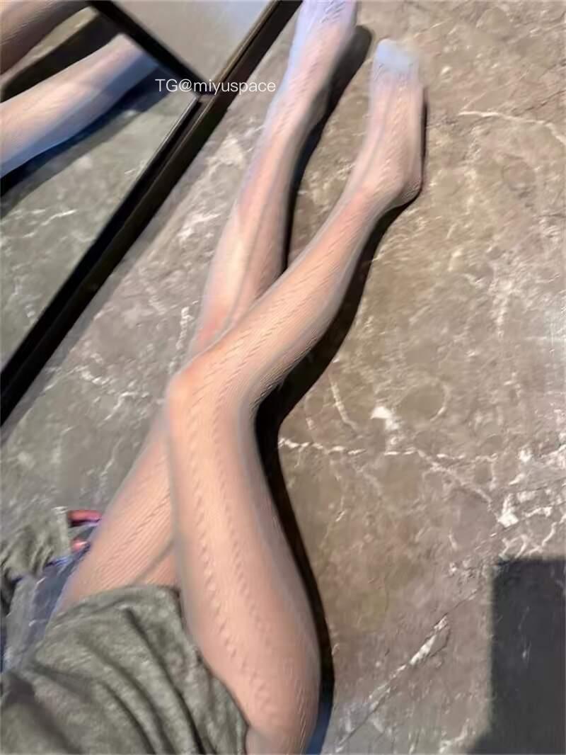 清欢 2025-05-30 00:36:37 给哥哥们来个白丝小福利🎁 第3张