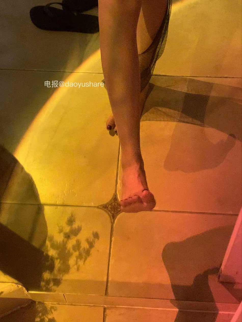 Weimiss维小姐 2025-05-27 10:40:13 绑带白丝😍 第6张