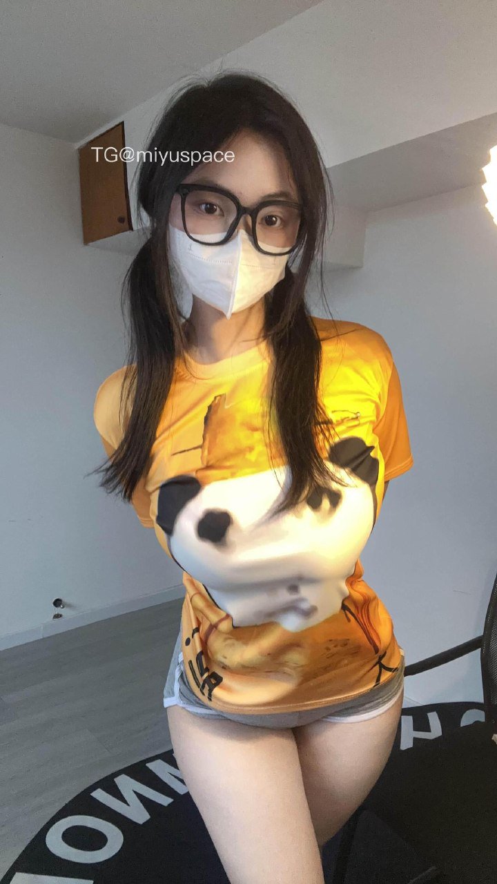 可爱的肉巴 2025-05-28 16:41:49 完美身材😍 照片合集 41p 第11张