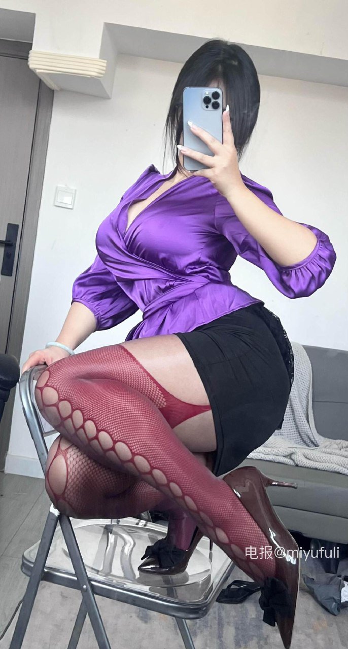 可爱的肉巴 2025-05-28 16:41:49 完美身材😍 照片合集 41p 第21张