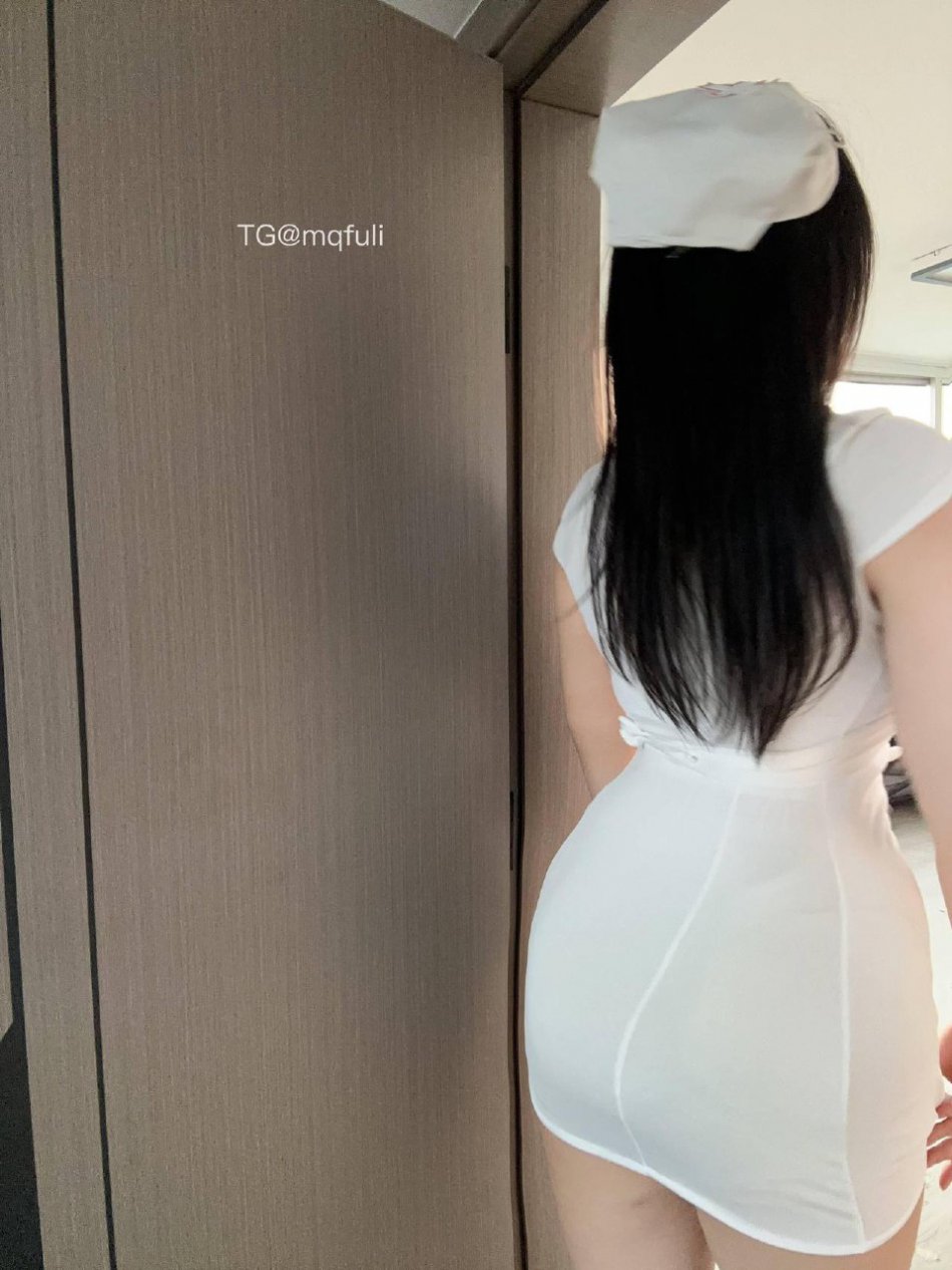 可爱的肉巴 2025-05-28 16:41:49 完美身材😍 照片合集 41p 第39张