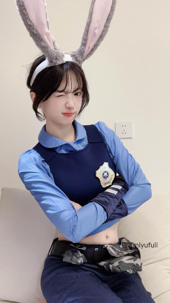 小霞佩奇 2025-05-27 20:58:34 想不想和坏宝宝小霞玩玩cosplay 第1张