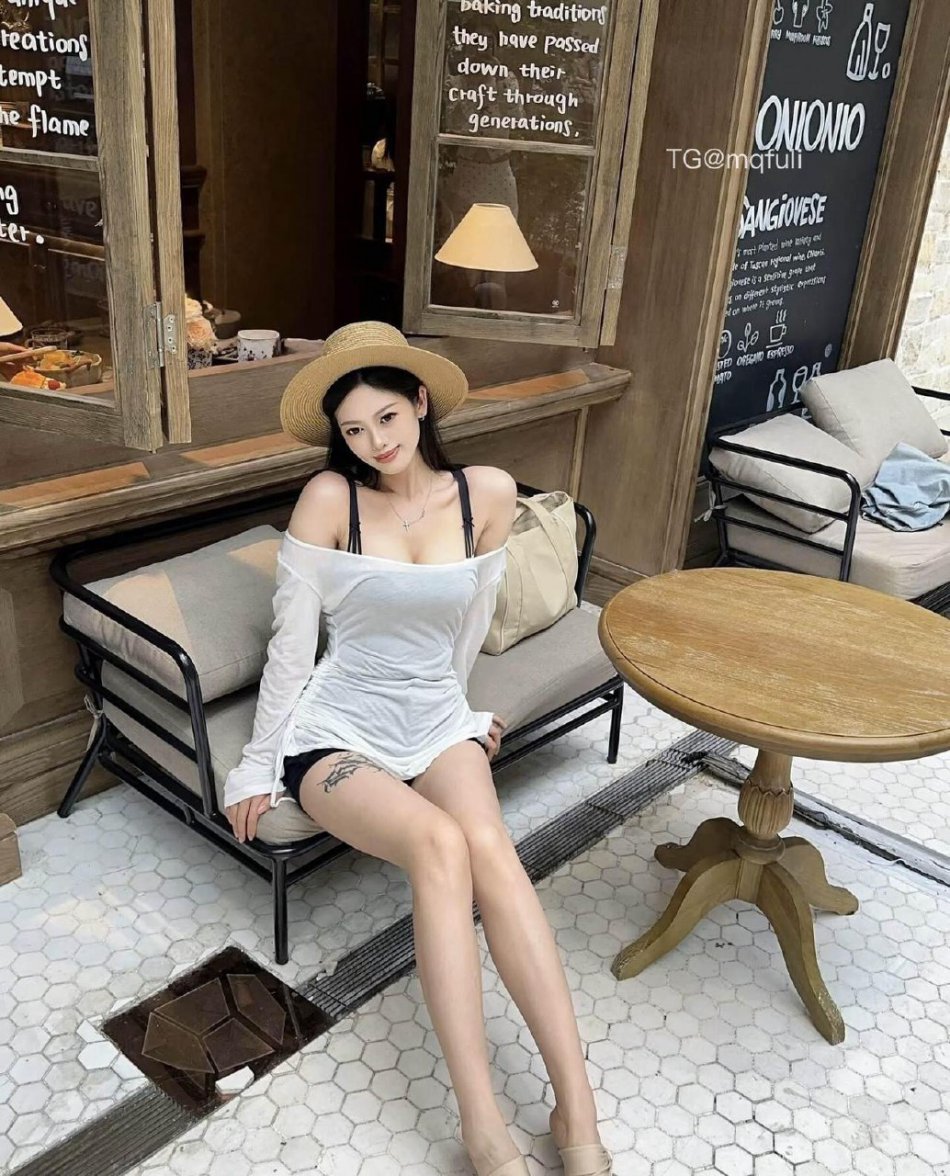 布丁 2025-05-19 19:15:09 叠穿的性感秘籍