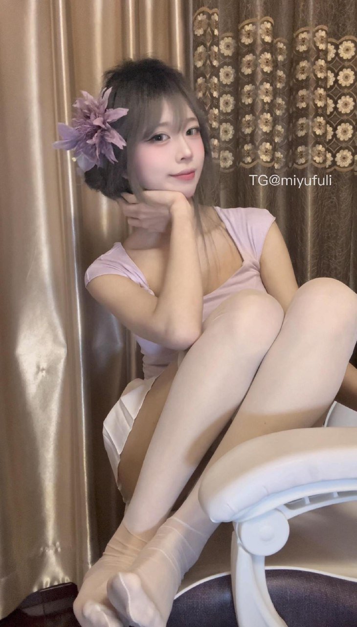 琪琪欧尼 2025-05-27 01:48:55 好想有个人可以贴着耳朵说爱我