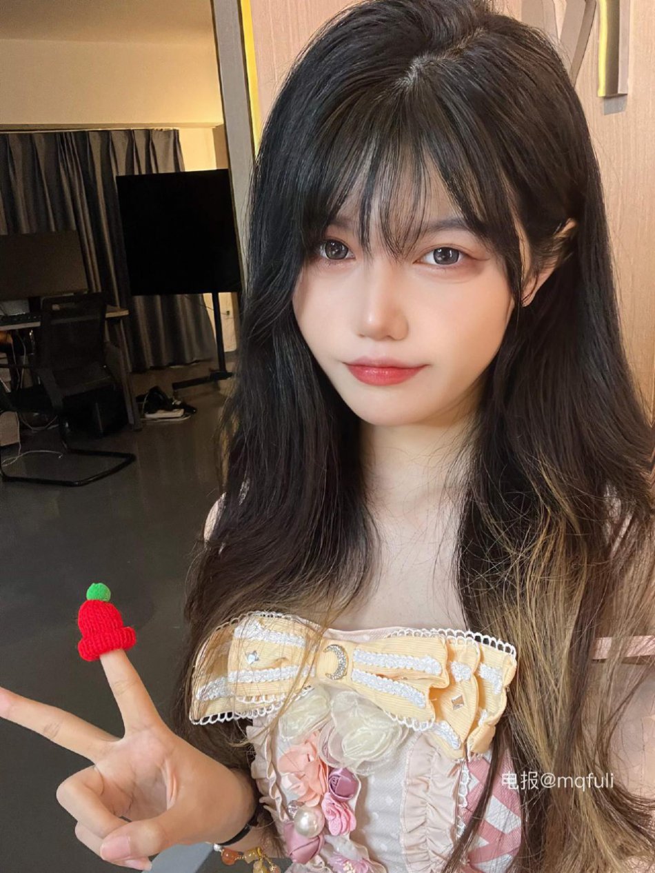 神明同同 2025-05-22 12:00:42 我觉得你应该会爱上我 第2张