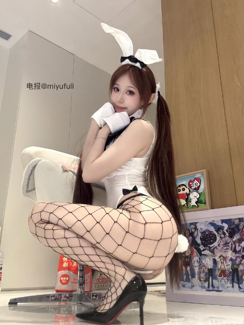 超蓝布罗莉 2025-05-30 22:11:53 兔子渔网袜图集