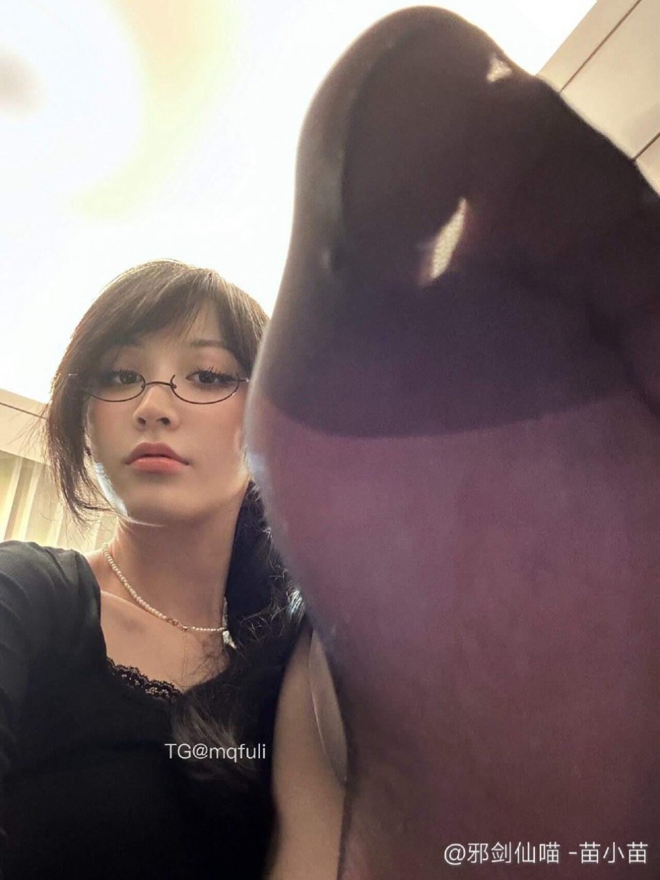 邪剑仙喵瑞莉娅 2025-05-20 17:02:42 我和许嵩妹妹谁有韵味 第1张