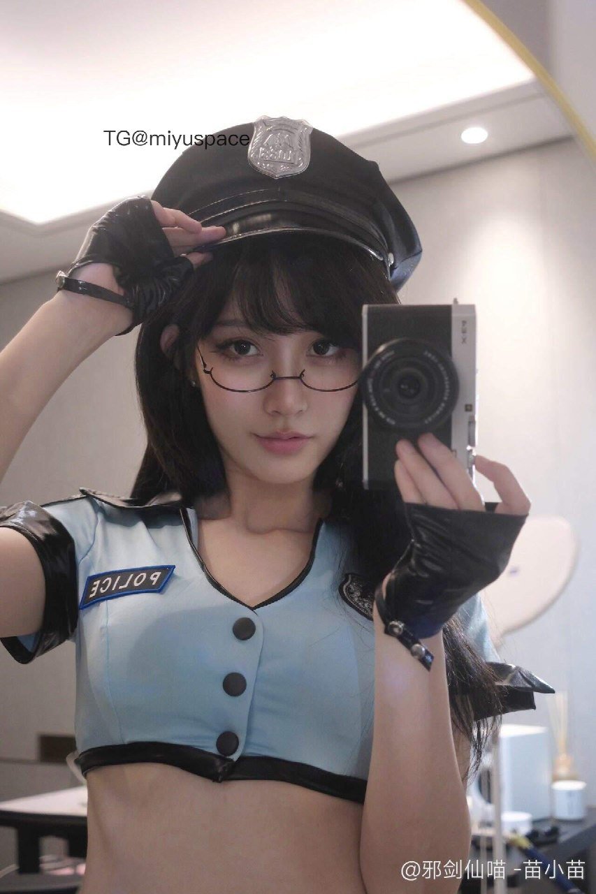 邪剑仙喵瑞莉娅 2025-05-20 17:39:58 举起手来 不准动😋