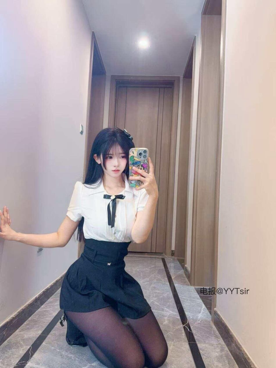 卿风 2025-06-01 18:45:26 你不睡 我不睡 你看我俩好般配 第1张