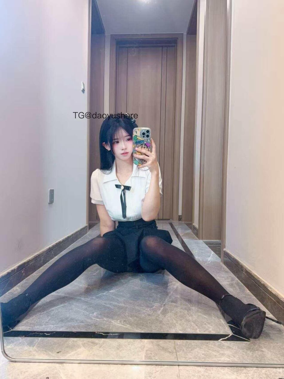 卿风 2025-06-01 18:45:26 你不睡 我不睡 你看我俩好般配 第2张