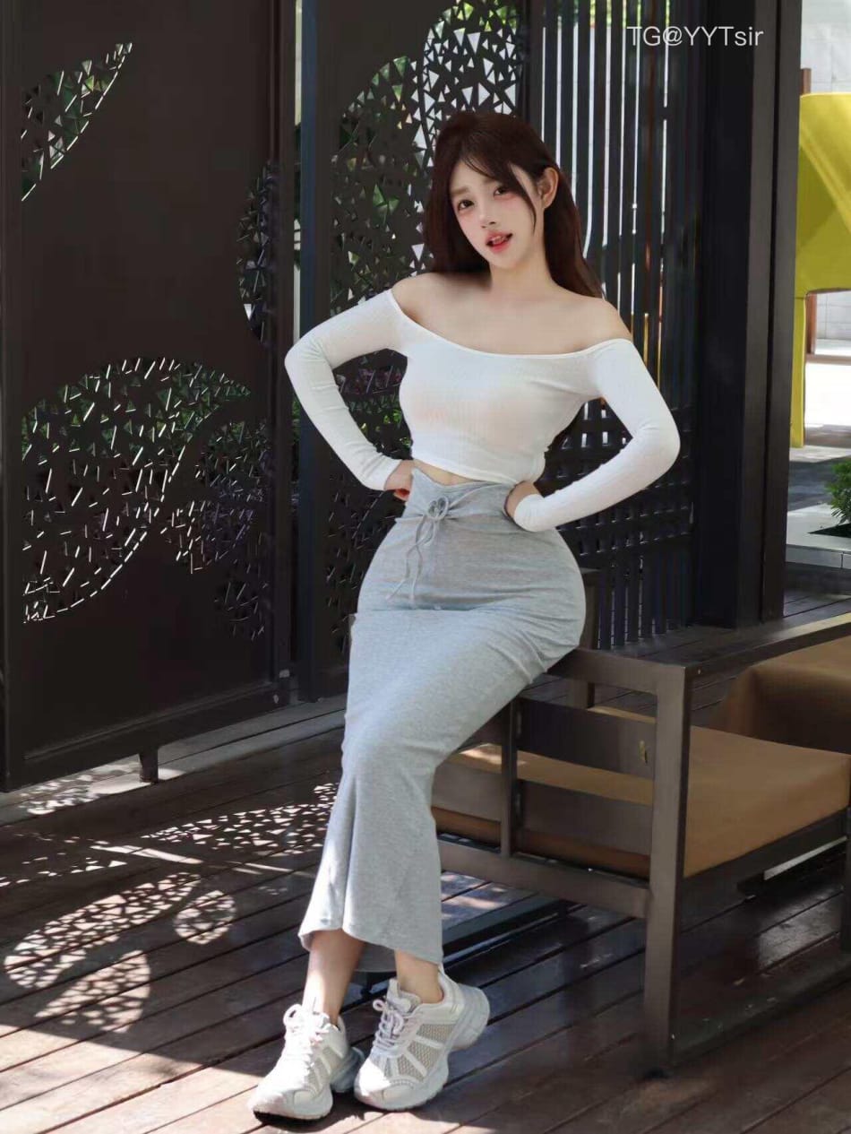 肉肉 2025-06-01 01:21:24 讲永远太假了记住这一帧就好了 第4张