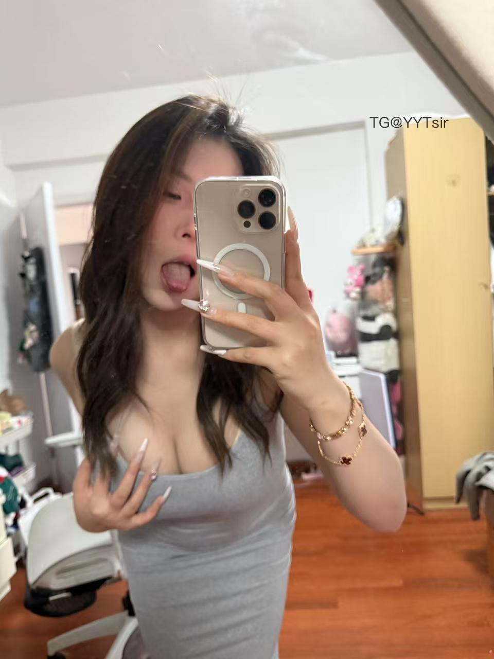 小意oO 2025-06-04 11:06:10 发不了朋友圈的自拍照👀 第4张