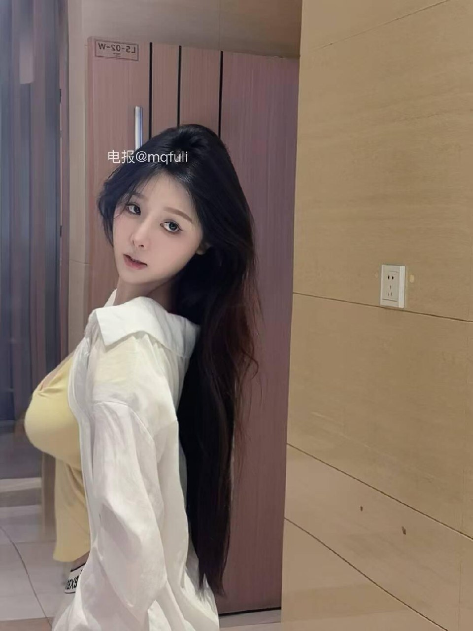 十七同学 2025-06-05 13:50:35 眼神交汇的瞬间，世界仿佛静止 只剩下你和我 第2张