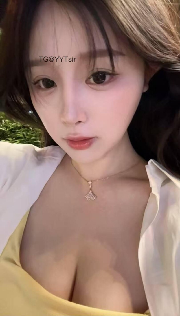 十七同学 2025-06-05 13:50:35 眼神交汇的瞬间，世界仿佛静止 只剩下你和我 第5张