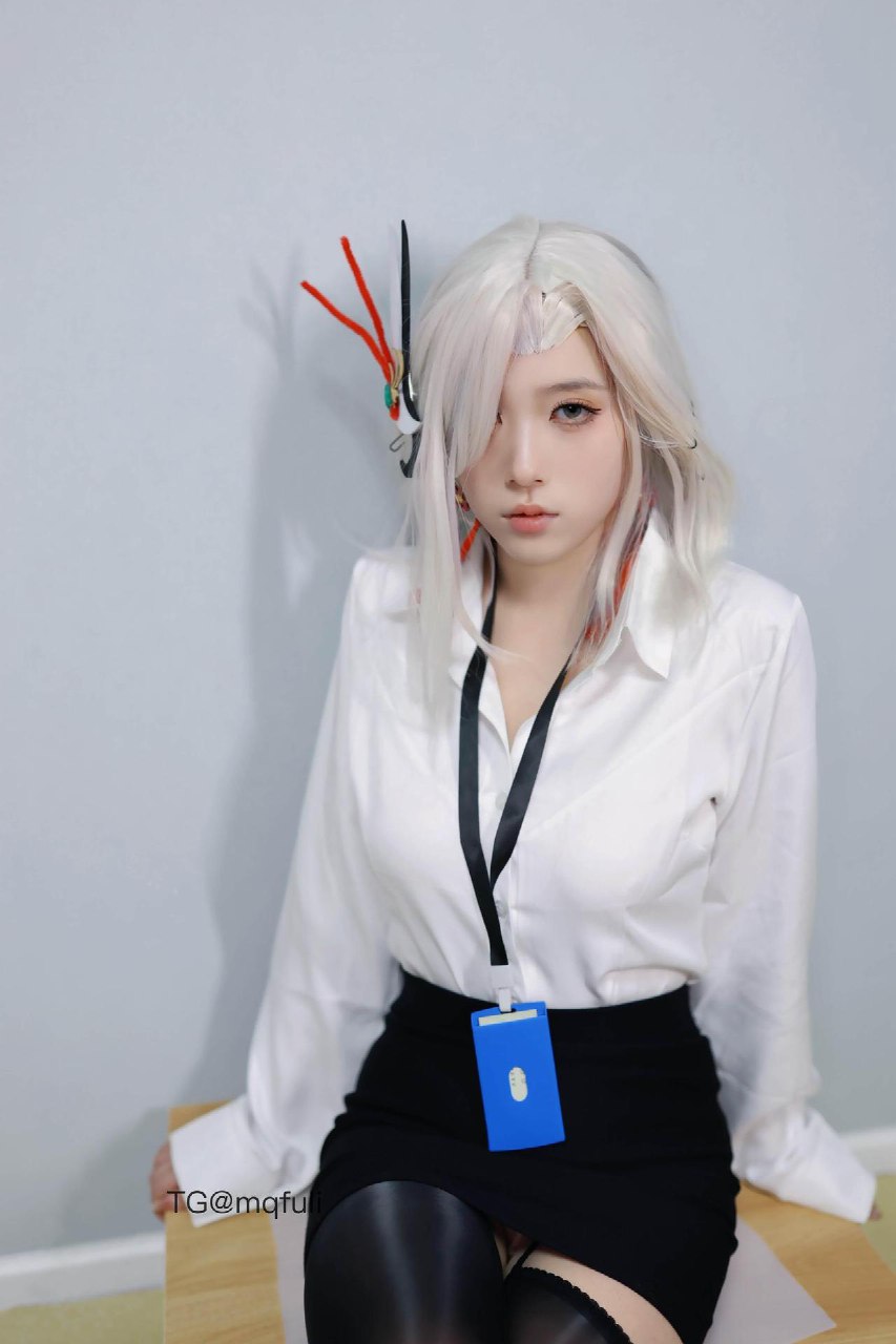 沐雨茜 2025-06-06 22:46:04 申鹤同人，秘书装 第9张