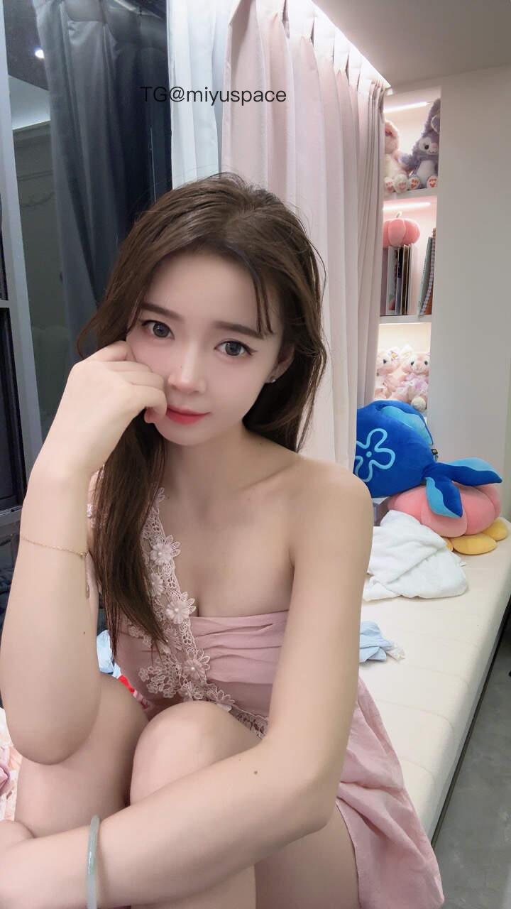 七七仙女 2025-06-10 16:50:39 力气大能扛住我的腿吗 第1张