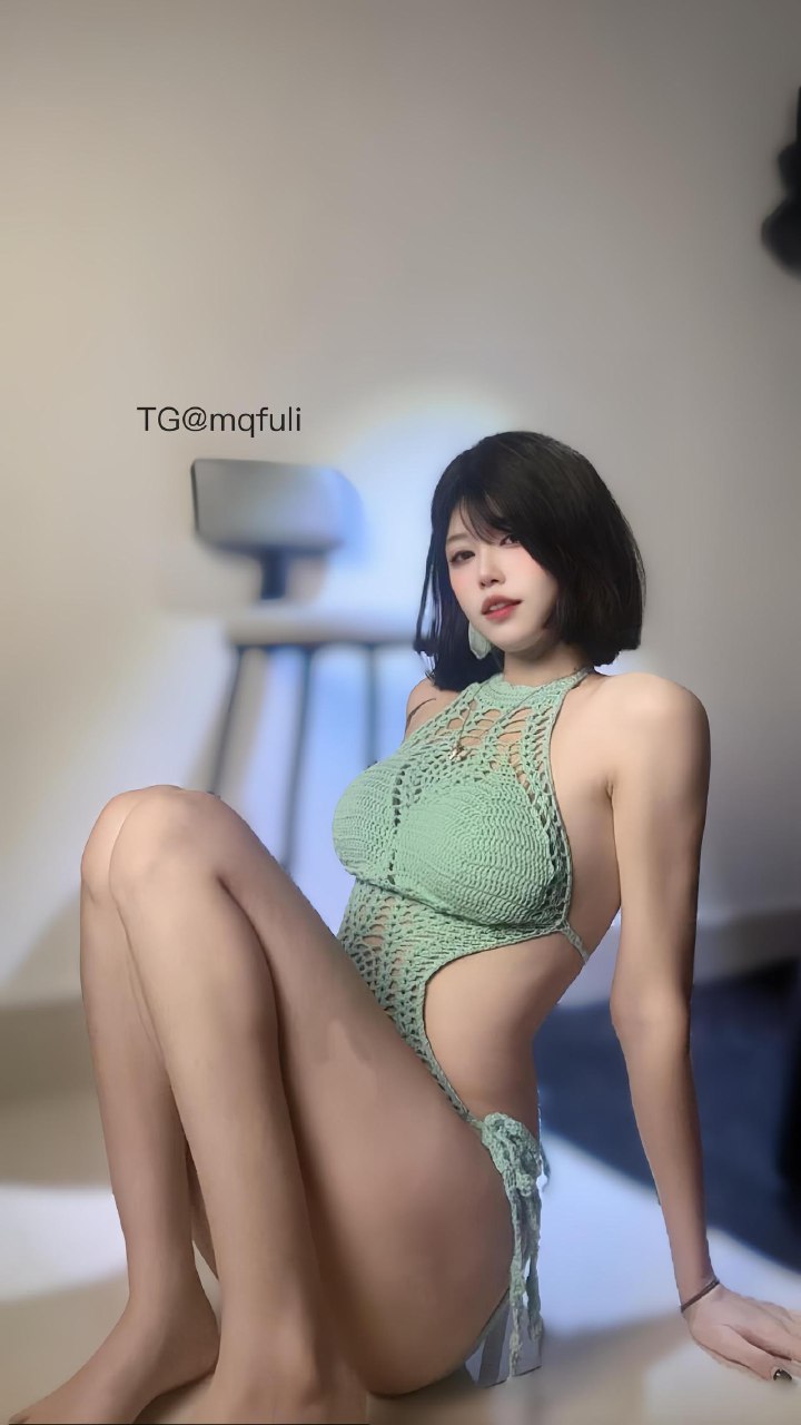 小哭包不哭 2025-06-09 21:43:42 体验新的扎眼服装搭配 第1张