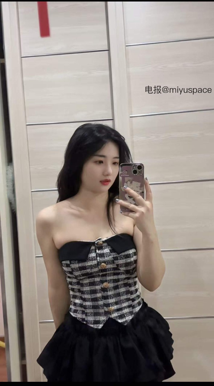 九斤明哥 2025-06-09 17:02:16 今天的裙子 宝宝们快来查收 第1张