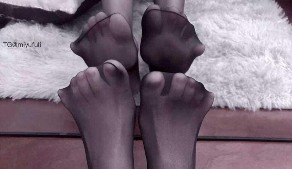 草莓酸奶 2025-06-12 11:01:11 黑丝 第3张