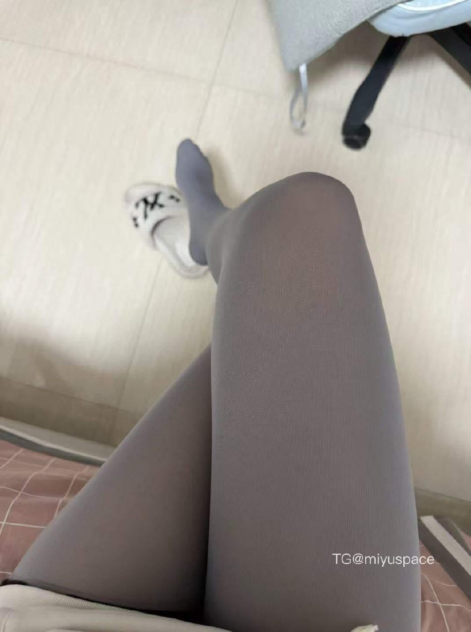 琳什么琳 2025-06-12 10:41:08 这条丝袜好像有点透 第2张