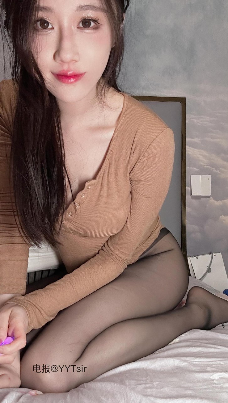 轩子巨2兔 2025-06-12 15:45:17 黑色毛衣😏 第4张