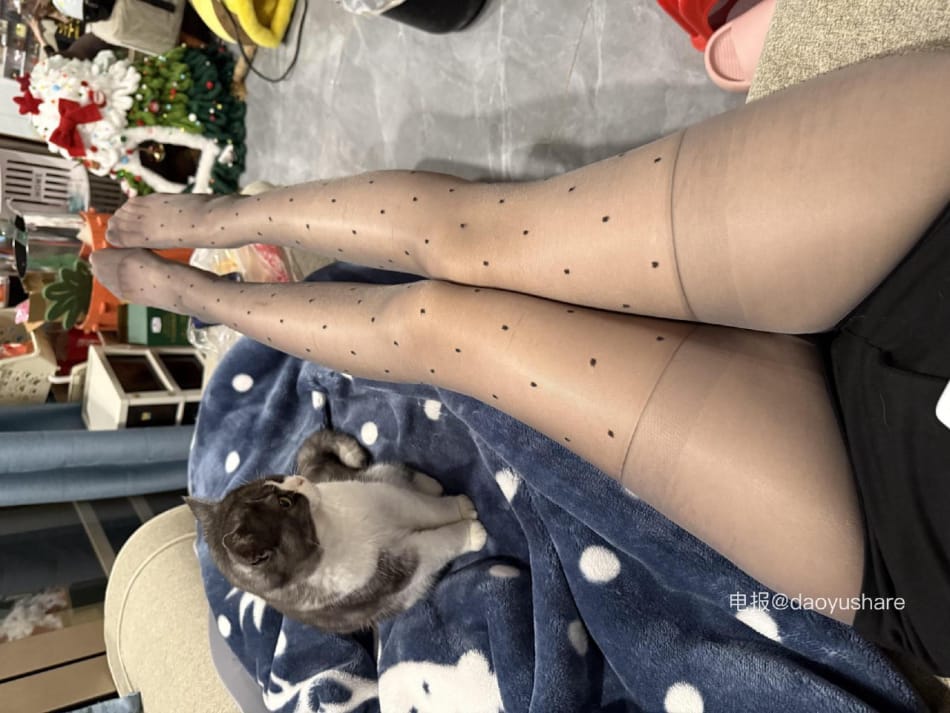 张有财 2025-06-12 00:00:35 腿控嘛 我控你哥哥😍 第5张