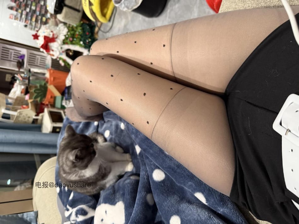 张有财 2025-06-12 00:00:35 腿控嘛 我控你哥哥😍 第6张