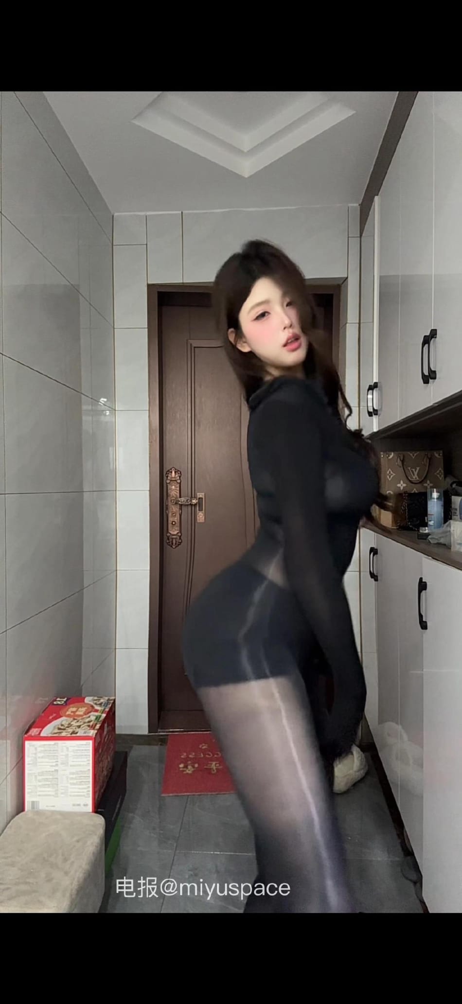 张有财 2025-06-12 00:00:35 腿控嘛 我控你哥哥😍 第1张