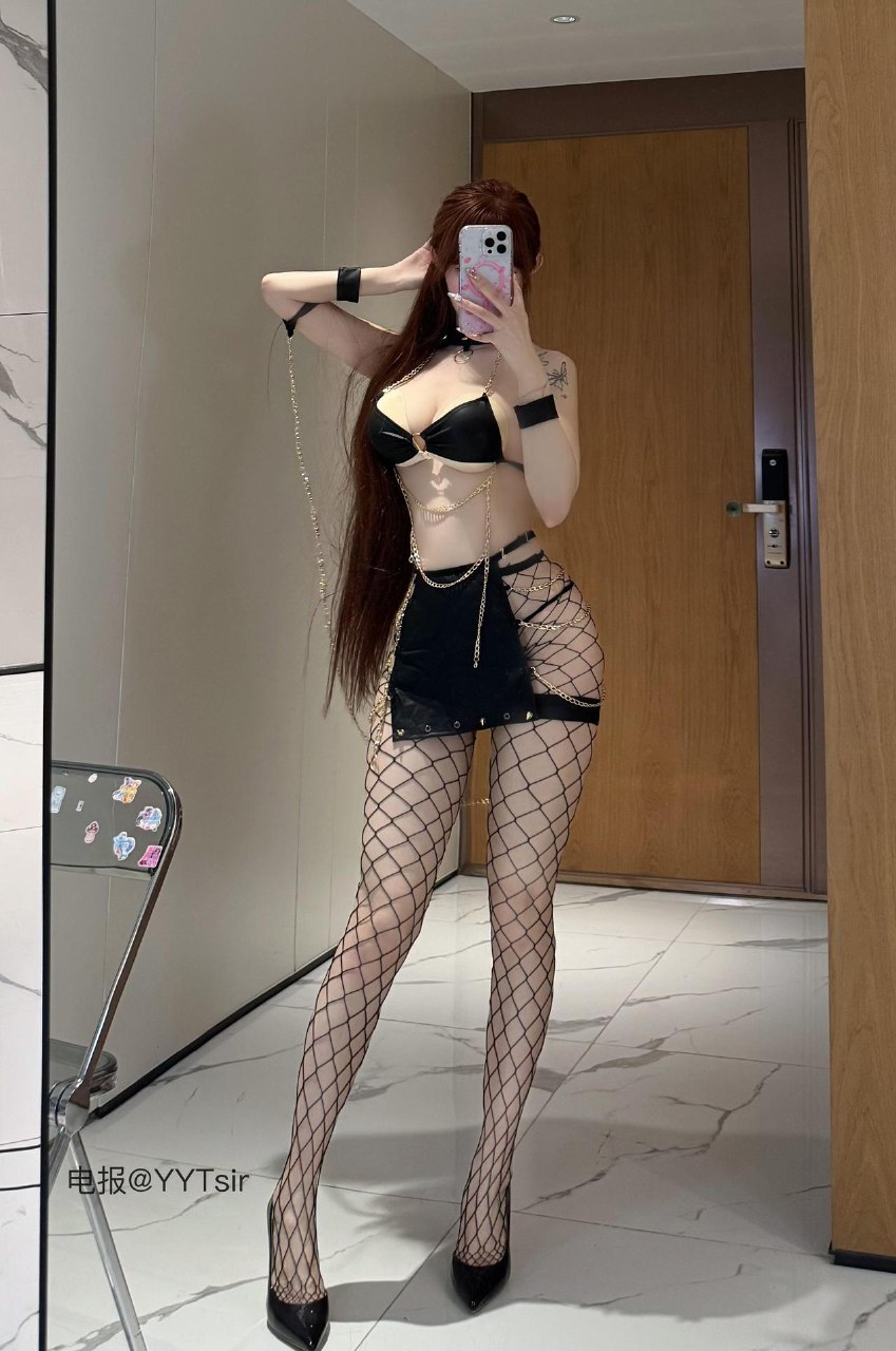 超蓝布罗莉 2025-06-10 11:21:37 我喜欢任何一个我 第3张