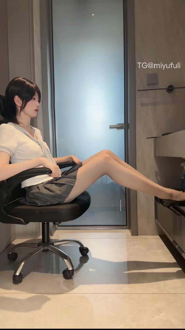 林扣弦 2025-06-16 02:17:50 我不需要你野心勃勃 我只希望你早晨勃勃🤗 第10张