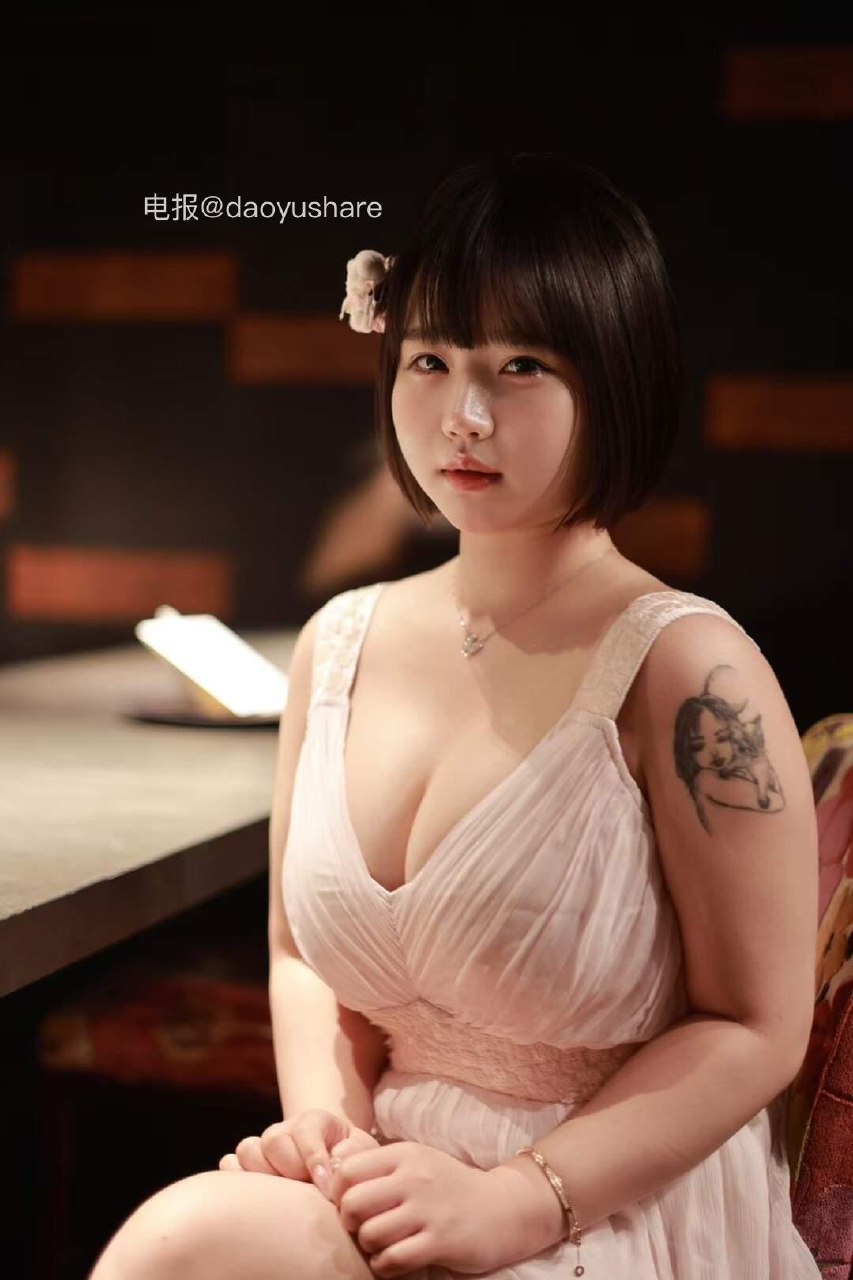 肉团娜子 2025-06-18 16:40:40 往哪看呢小鬼 第2张