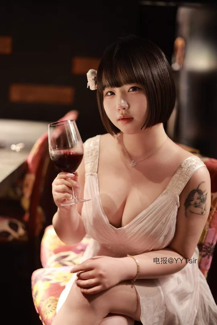 肉团娜子 2025-06-18 16:40:40 往哪看呢小鬼 第1张