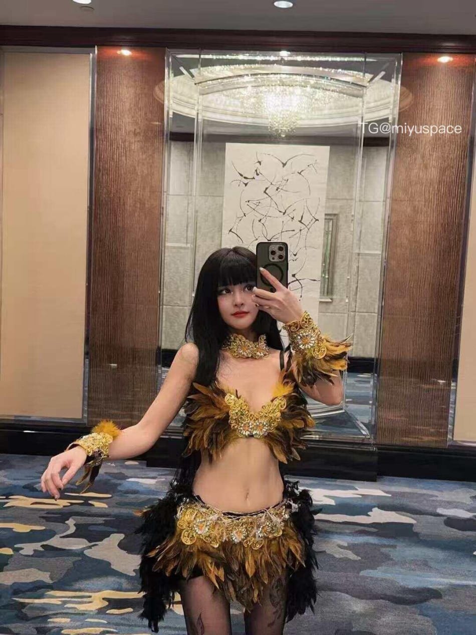 BELLA贝拉 2025-06-16 21:50:07 过来 站在我身边 第3张