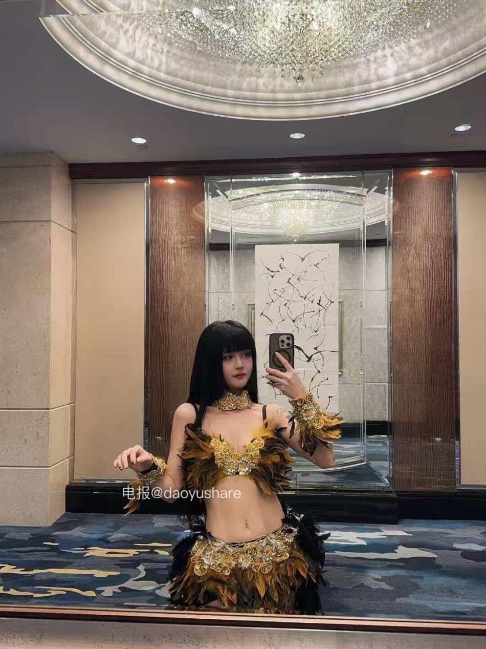 BELLA贝拉 2025-06-16 21:50:07 过来 站在我身边 第2张