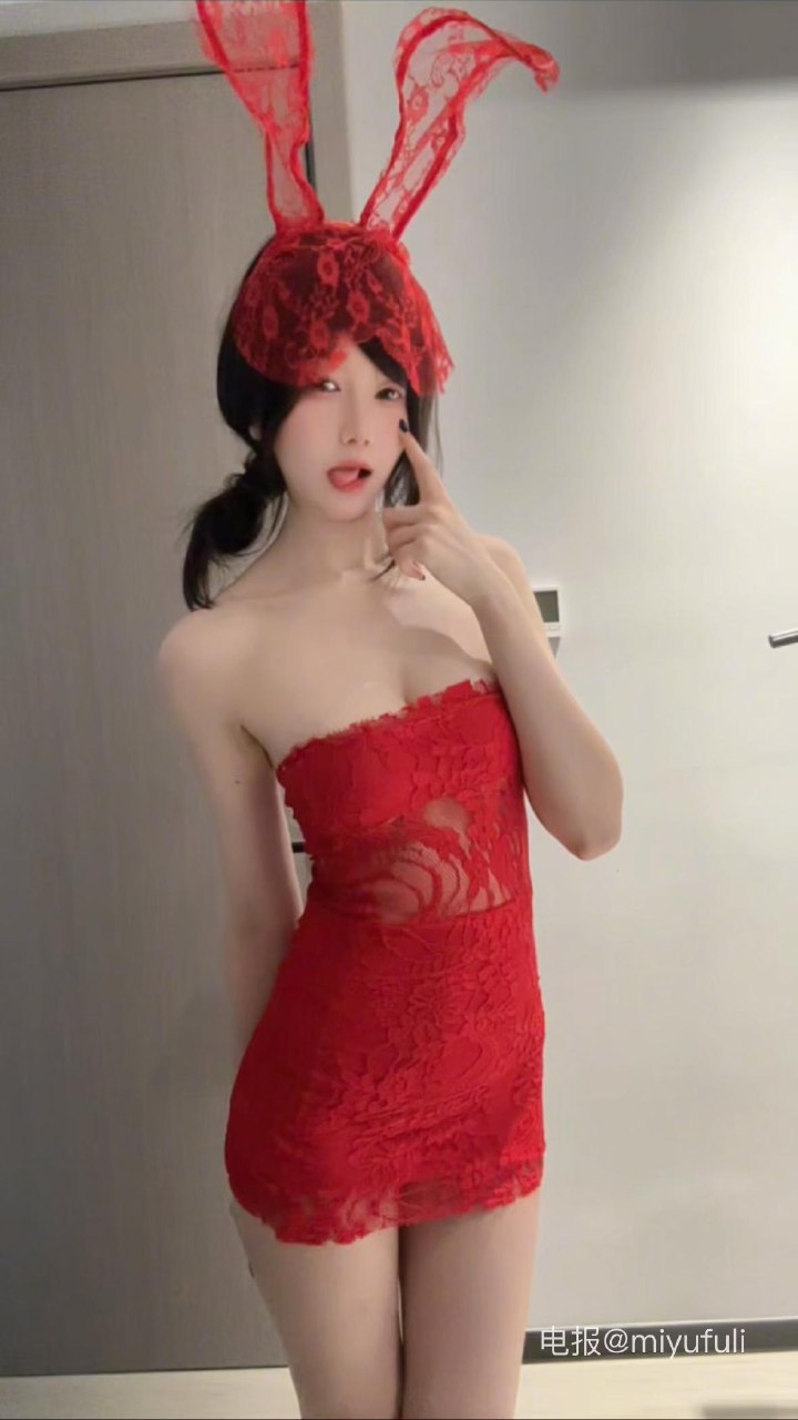 林扣弦 2025-06-24 15:16:34 弦宝红色套装➕华伦天奴➕各种视角#包反X 第16张