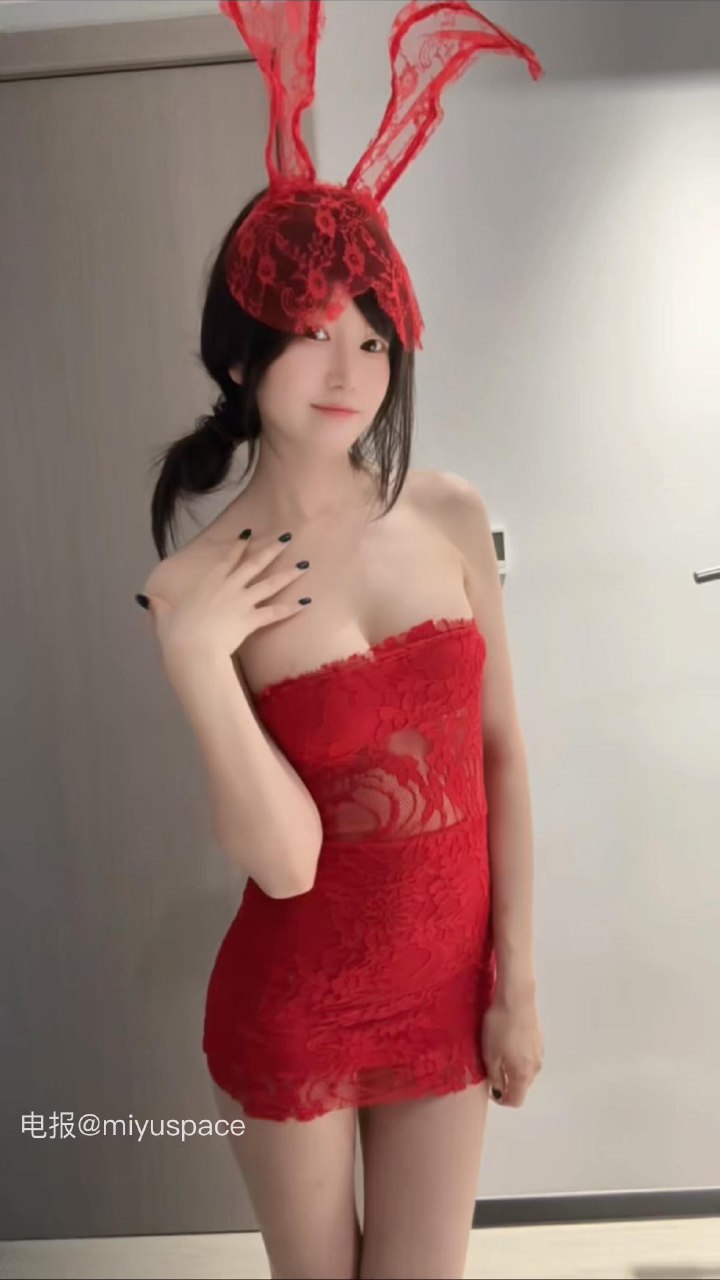 林扣弦 2025-06-24 15:16:34 弦宝红色套装➕华伦天奴➕各种视角#包反X 第18张