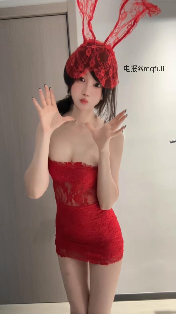 林扣弦 2025-06-24 15:16:34 弦宝红色套装➕华伦天奴➕各种视角#包反X 第17张