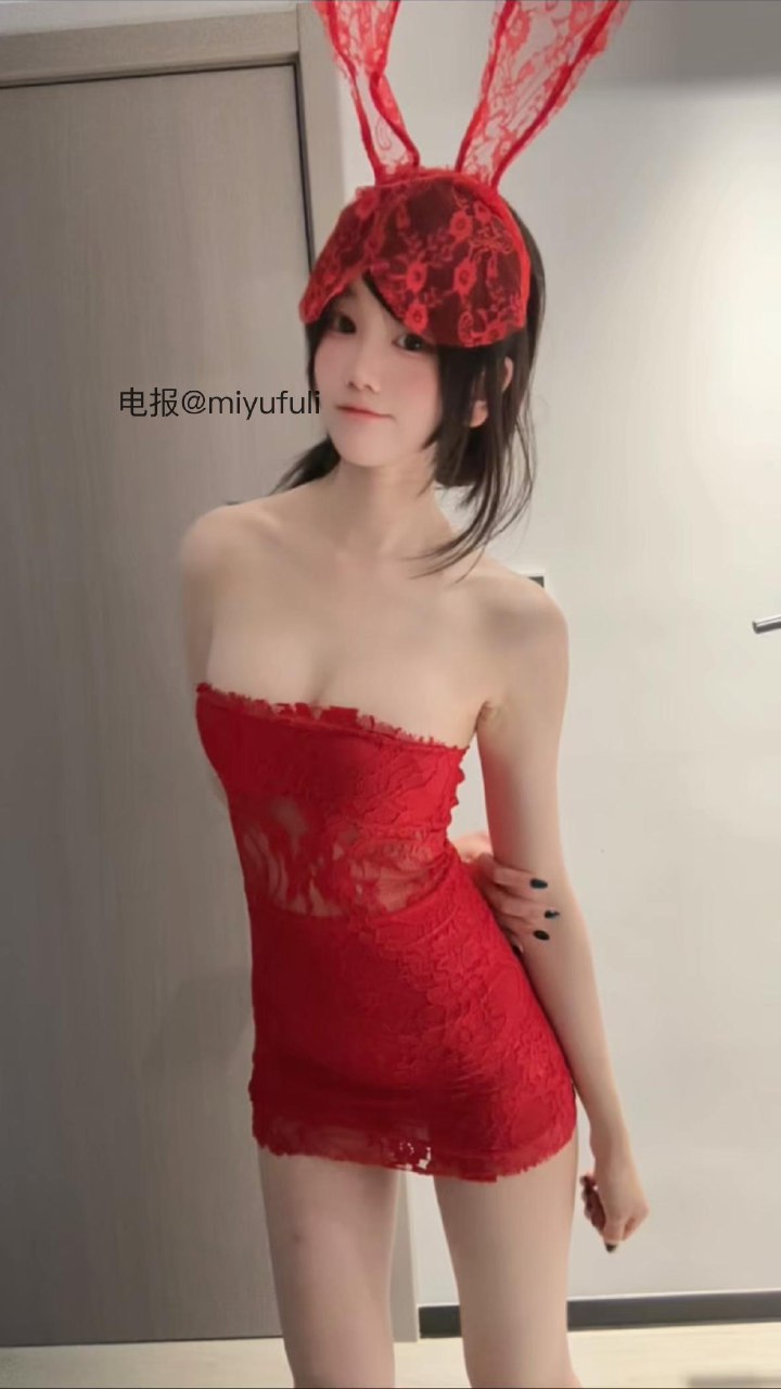 林扣弦 2025-06-24 15:16:34 弦宝红色套装➕华伦天奴➕各种视角#包反X 第14张