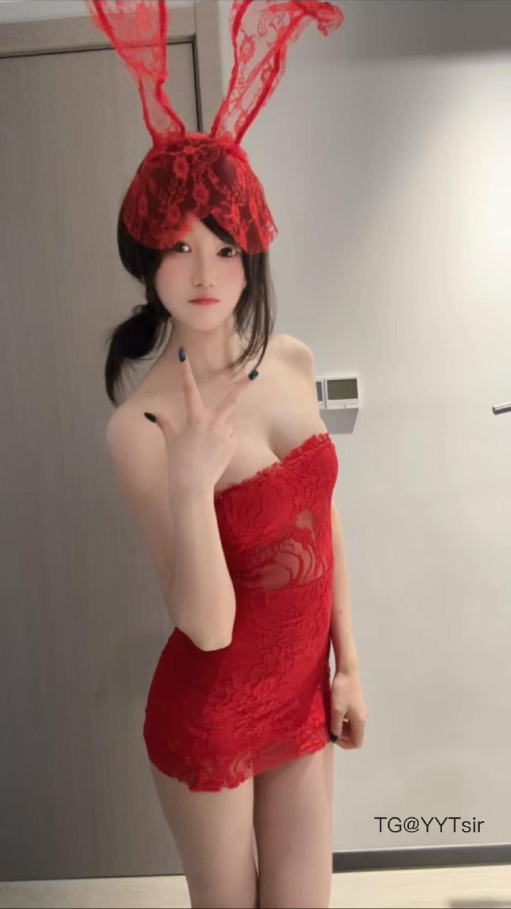 林扣弦 2025-06-24 15:16:34 弦宝红色套装➕华伦天奴➕各种视角#包反X 第15张