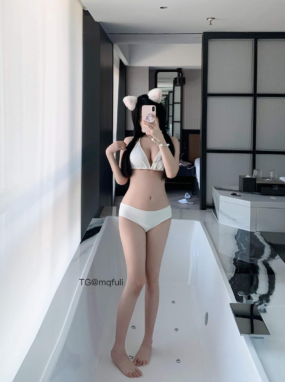 易辞 2025-06-25 02:36:38 大雷诱惑｜泳池白色比基尼｜双马尾 第7张